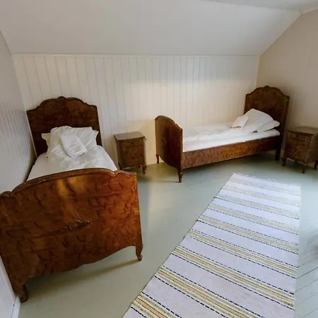 Holiday home Elfridastua Sorvaer